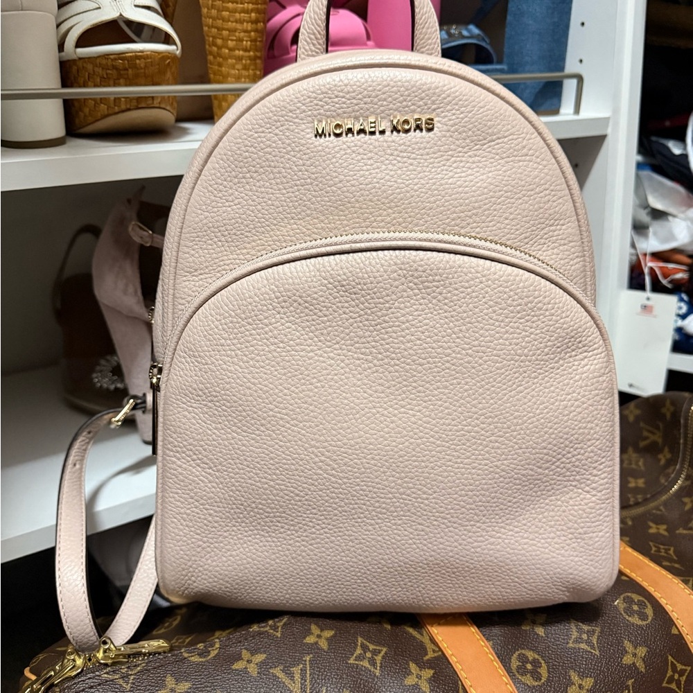 SOLD Michael Kors Abbey Medium Pebbled Leather pink Backpack